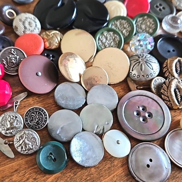 Vintage estate button lot gorgeous variety many sets crafters sewing lot - Picture 2 of 10